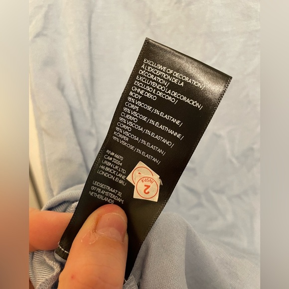 NEW Urban Outfitters|| Kimchi Blue Angelica Graphic Baby Tee Size Large - Picture 7 of 7